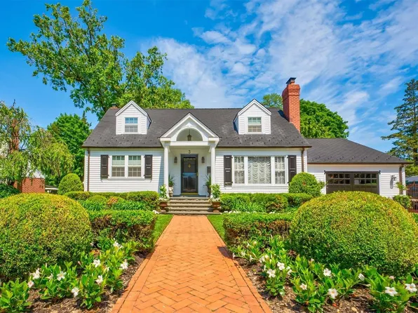 3 Cedar Hill Drive, East Northport, NY 11731