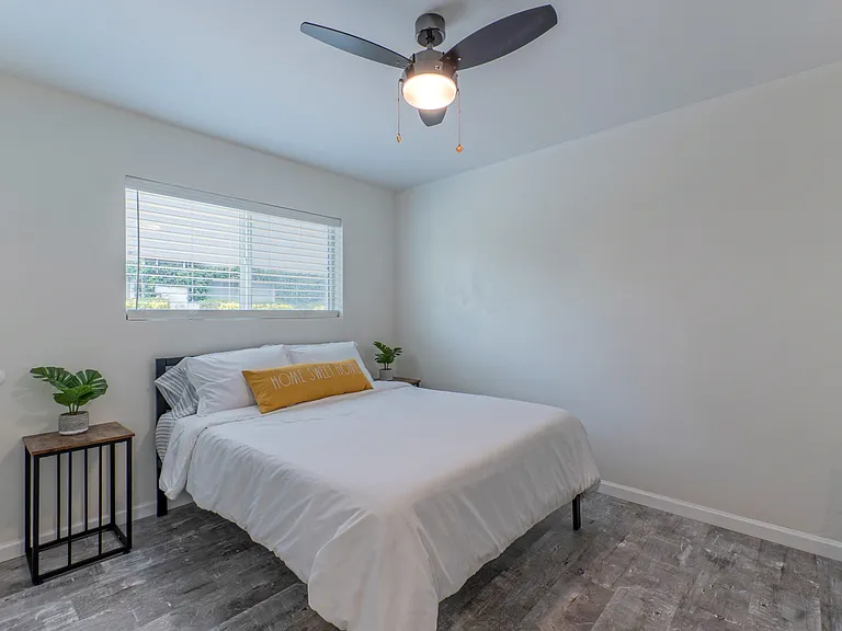 1133 S Farmer Ave #1 — Photo 10