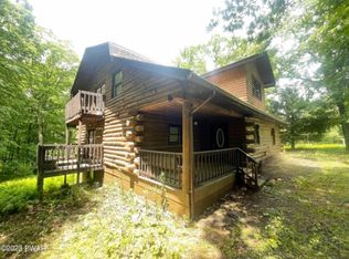 188 Twin Lakes Dr, Shohola, PA 18458