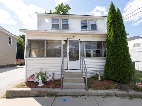 8 Thompson Rd, Webster, MA 01570