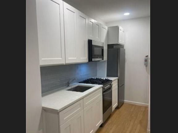4th image of 407 S 20th St #A