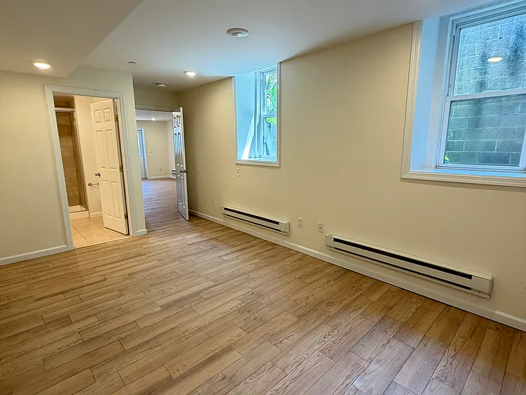 22 Hilliard Ave — Photo 6