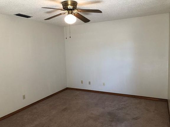 4th image of 840 Center Ave APT 55