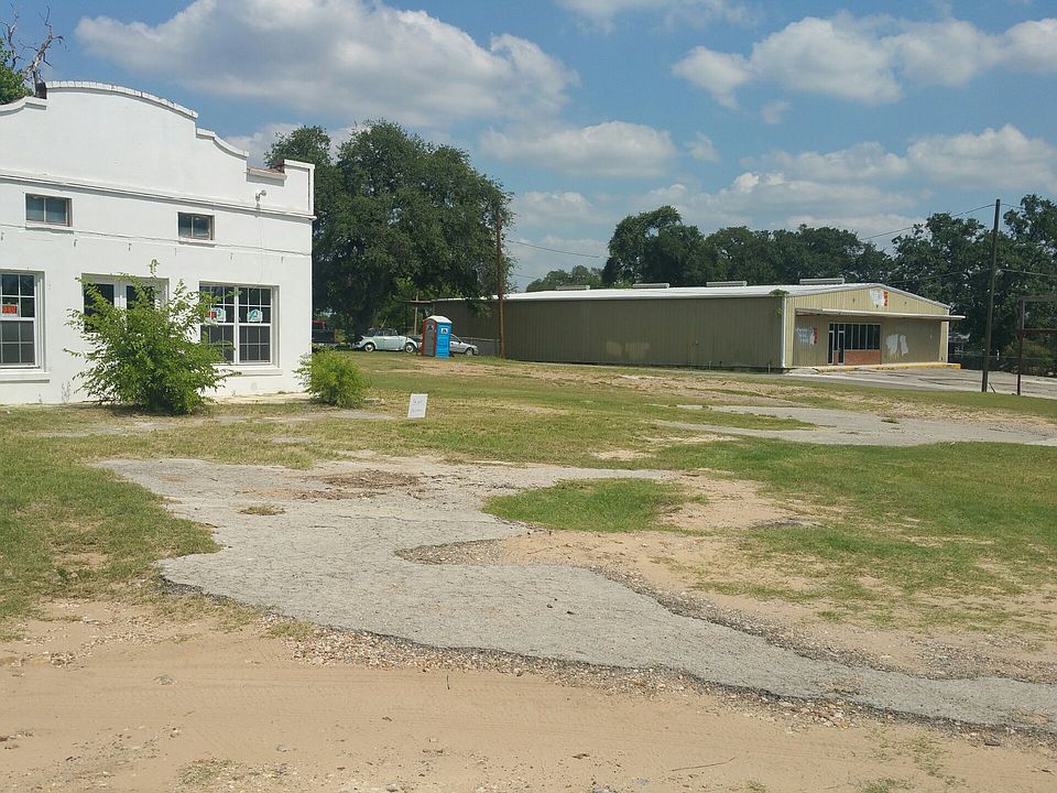 2nd image of 503A Ross Ave