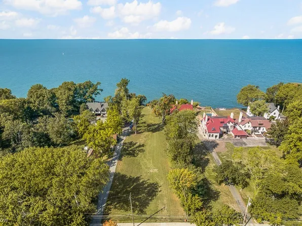 10211 Lake Shore Blvd, Bratenahl, OH 44108