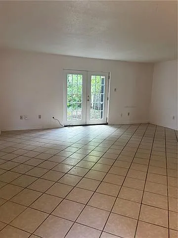 2512 Caswell Ln — Photo 4