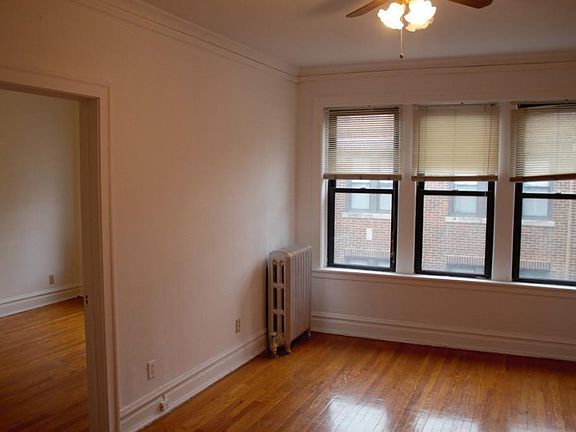 3rd image of 3933 N Janssen Ave #Xe3j