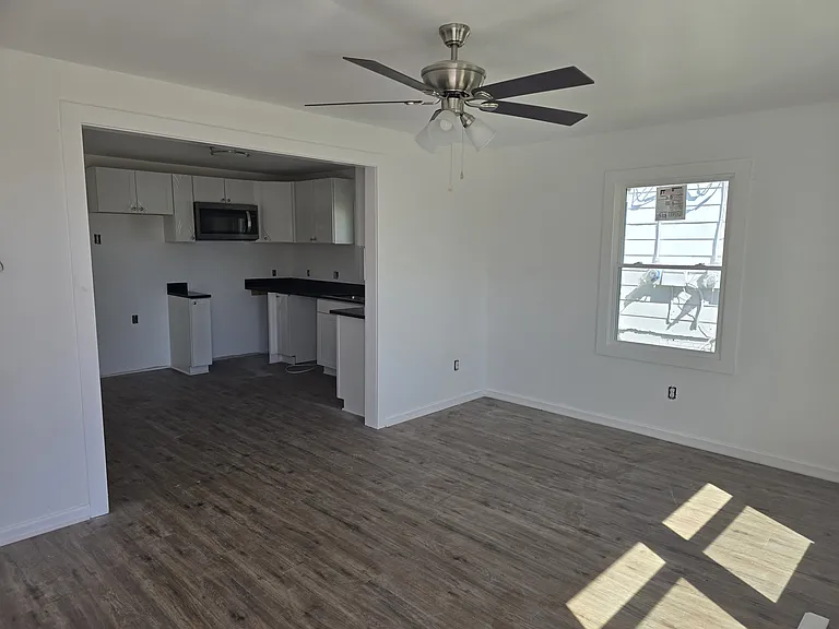 103 & 105 Maple Dr #6 — Photo 5