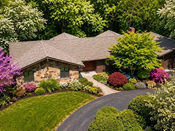 26 Brooks Rd, Longmeadow, MA 01106