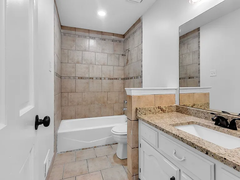 7347 Richmond Rd — Photo 7