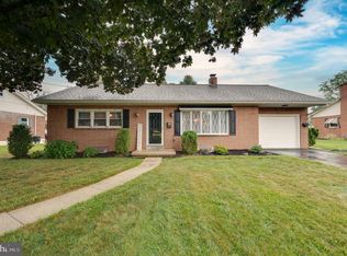 221 Hill Rd, Wernersville, PA 19565