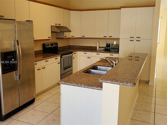 3rd image of 1547 NW 159th Ln