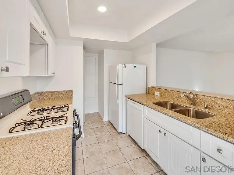 9489 Fairgrove Ln #103 — Photo 11