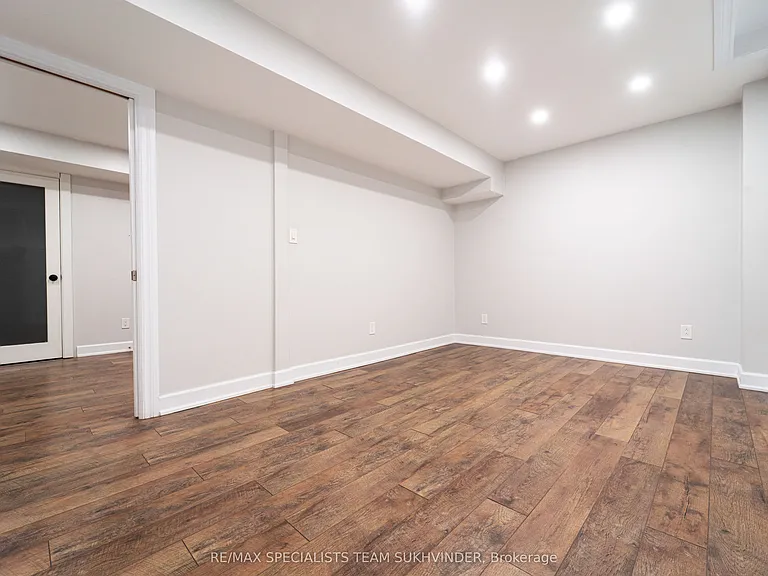 128 Embassy Dr — Photo 10