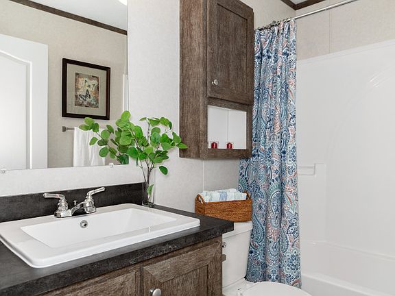 5th image of 33 Canary Hill Dr
