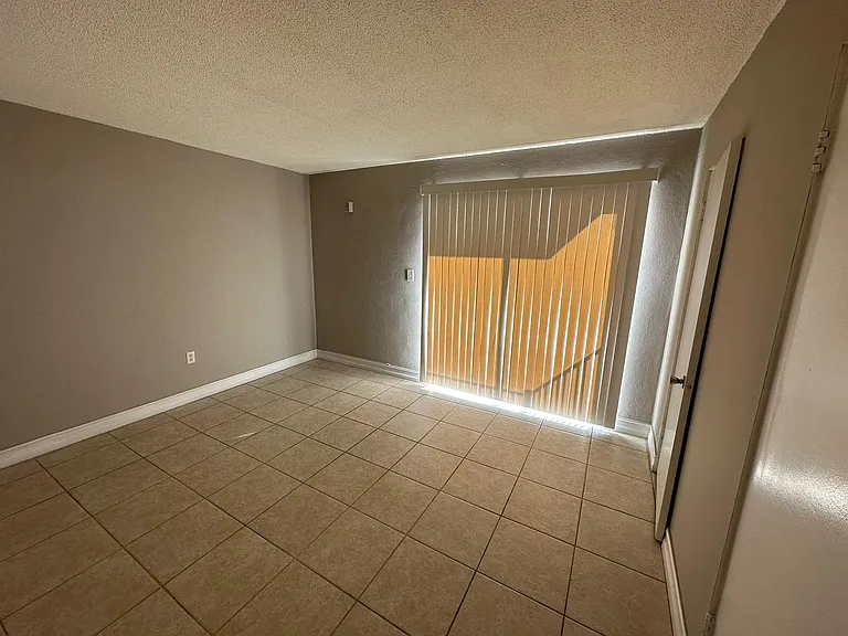 1830 Maravilla Ave #311 — Photo 2