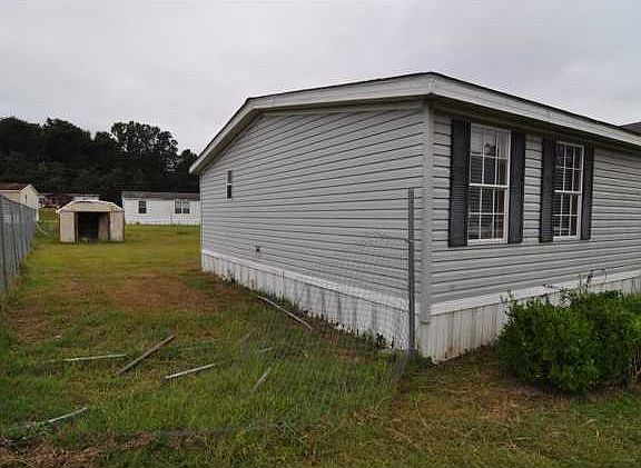 4th image of 145 Stillwater Dr
