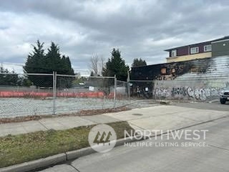 4th image of 326 -330 NW 85th Street