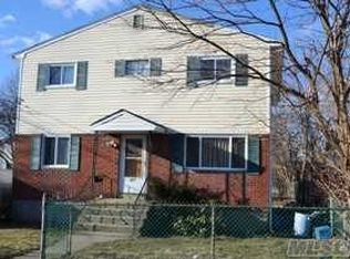221 Amherst St, Hempstead, NY 11550