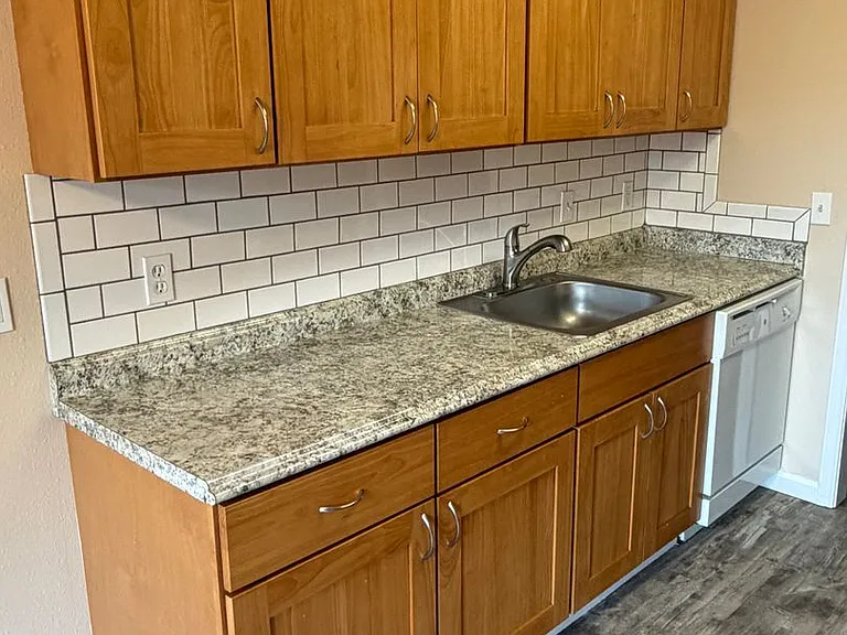 Glenview West Apartments — Photo 18