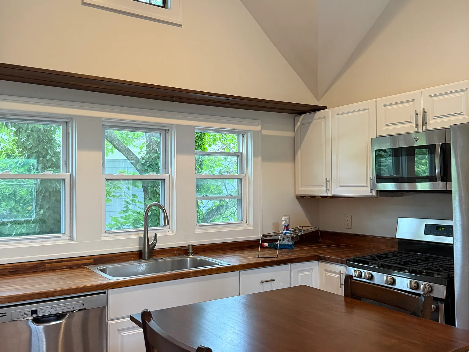 1 bed, $2,000 — Photo 4