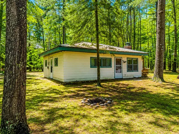 145 Clyde St, Roscommon, MI 48653