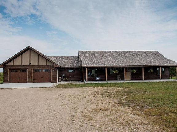 2466 sq ft. on 1 Level!