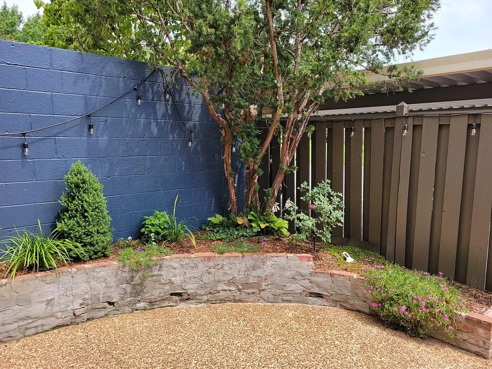 8207 Sawyer Brown Rd — Photo 3