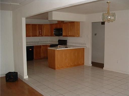 3rd image of 2420 Artillery Dr
