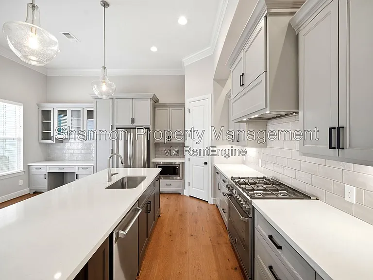 1204 W 16th St #B — Photo 29