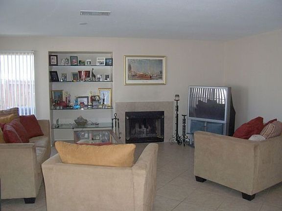 Familyroom w/ Fireplace & Media Niche!