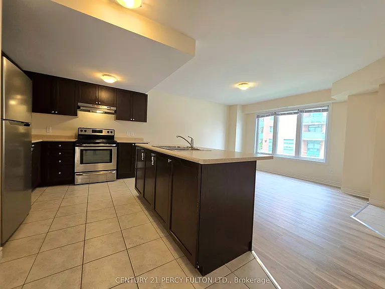 144 Mary St N #2 — Photo 11