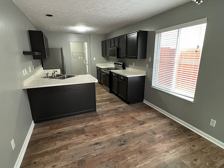 6650 Largo Ln — Photo 9