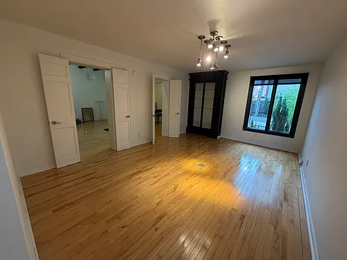 19 Allen St Photo 1