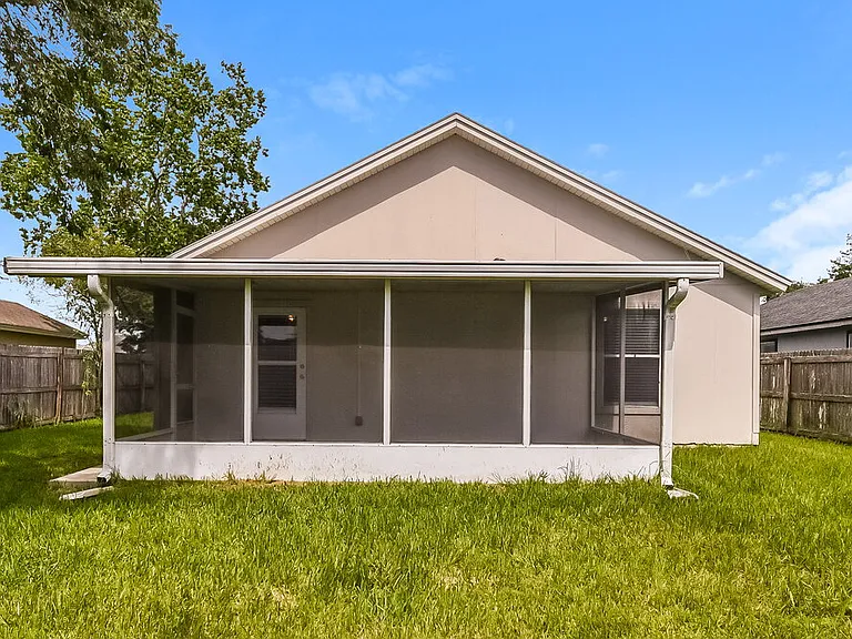 2041 Hunters Trace Cir — Photo 16