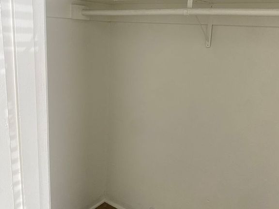 5th image of 670 14th St APT 4