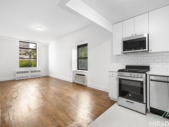3rd image of 304 E 20th St APT 4F