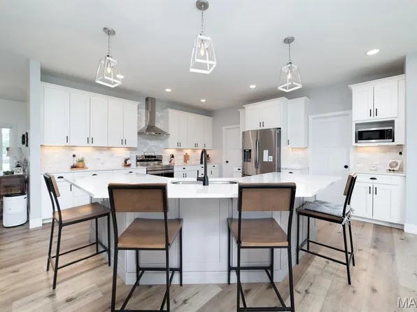 22845 Jewell Lynn Ct, Warrenton, MO 63383