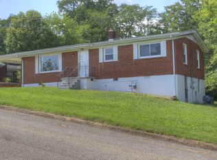 1034 N 3rd St, Pulaski, TN 38478