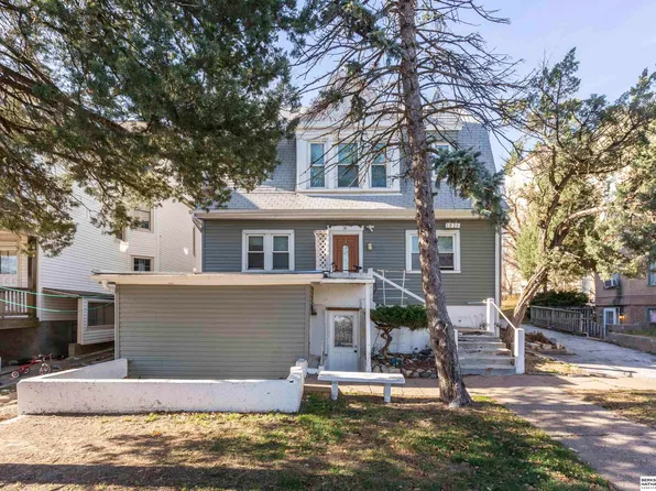 1526 S 29th St, Omaha, NE 68105