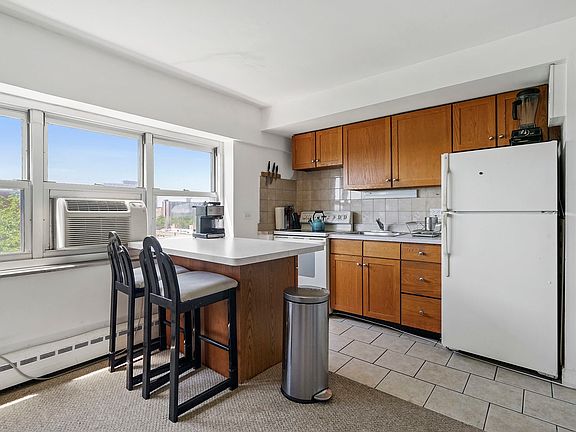 3rd image of 4950 N Marine Dr APT 804