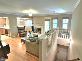 5704 Chapman Mill Dr APT 310, Rockville, MD 20852