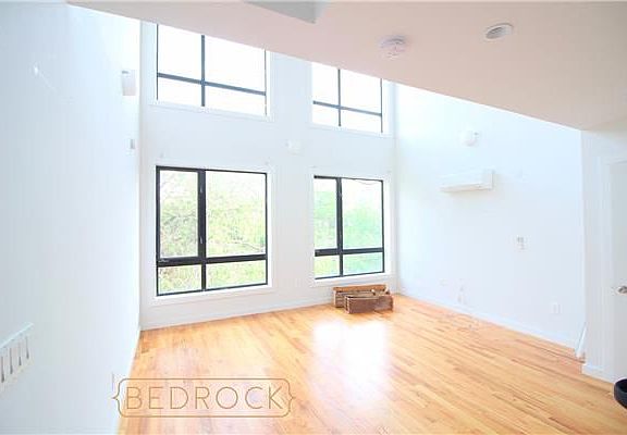 2nd image of 812 Lexington Ave APT 3R