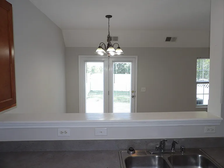 108 Charleston Ct — Photo 22