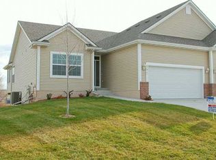 992 Waterview Cir, Waukee, IA 50263