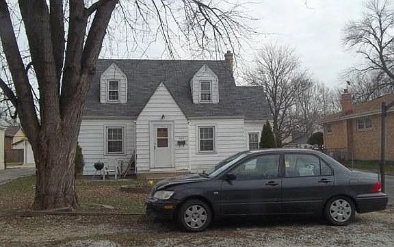4th image of 3125 Martin Ave