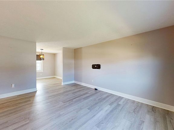 5th image of 16 Quail Hill Rd