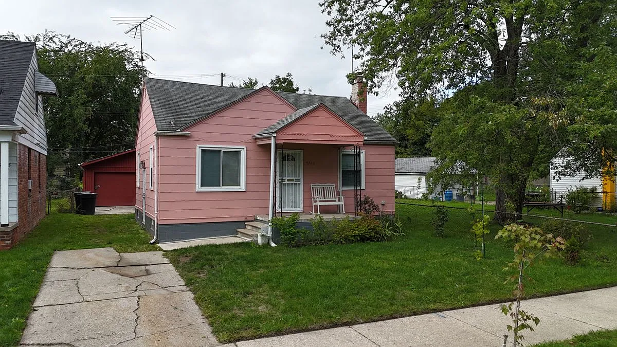 2 bed, 2.0 bath, 700 sqft, $1,400 — Photo 2