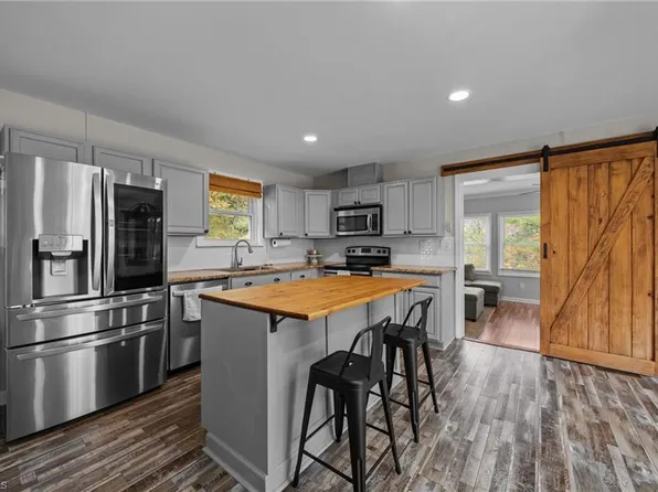 417 Chapel Dr, Lexington, NC 27295