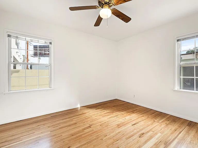 10820-10822 Bloomfield St — Photo 12